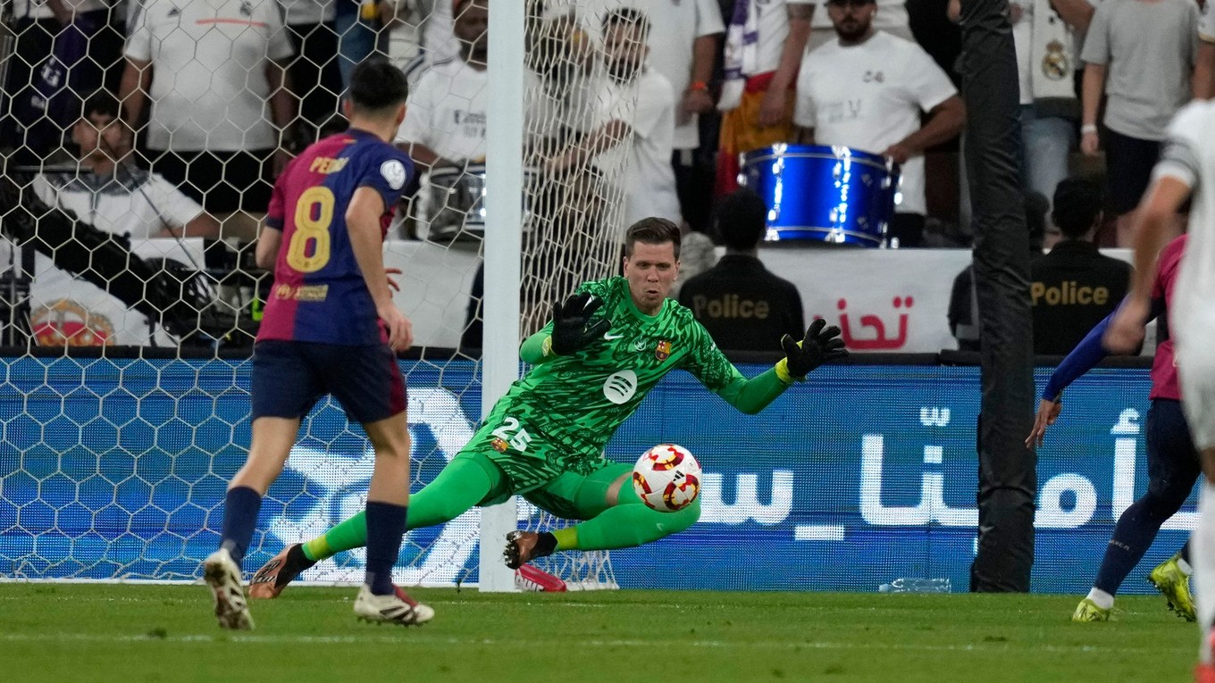 Brankár Wojciech Szczesny v drese FC Barcelona.