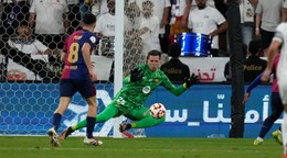 Brankár Wojciech Szczesny v drese FC Barcelona.