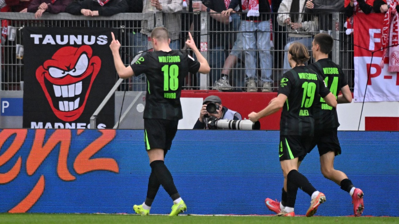 Denis Vavro (vľavo) sa raduje z gólu.