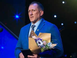 Bývalý zápasník Jozef Lohyňa si prevzal ocenenie Športová legenda.