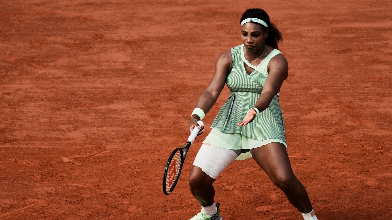 Serena Williamsová na Roland Garros 2021.