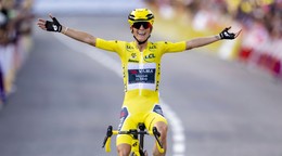 Pauline Ferrandová-Prévotová vyhrala Tour de France Femmes 2025