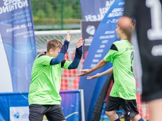 GRASSROOTS – Tisíc lôpt pre „školských“ futbalistov a futbalistky