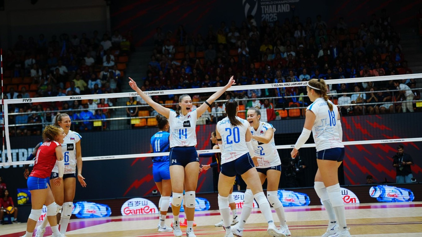 Radosť slovenských volejbalistiek v zápase proti Taliansku na MS 2025 v Thajsku. 