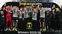 Futbalisti St. Mirren oslavujú víťazstvo v Škótskom pohári.