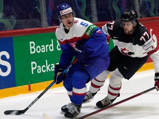 Šimon Nemec v zápase Slovensko - Kanada na MS v hokeji 2022.