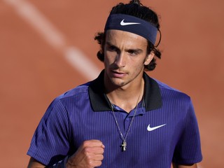 Lorenzo Musetti na Roland Garros 2021.