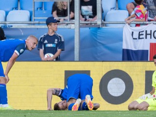 Slovenskí futbalisti po zápase so Španielskom 