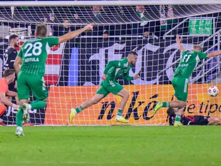 Na snímke druhá gólová akcia Prešova počas zápasu 14. kola futbalovej Niké ligy FC Tatran Prešov - FC Spartak.