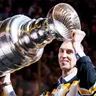 Víťazi Stanleyho pohára z roku 2011 pri oslavách storočnice Bostonu Bruins.