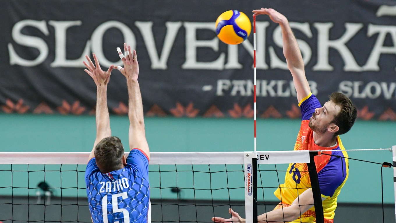 Juraj Zaťko (vľavo) v zápase Slovensko - Rumunsko.