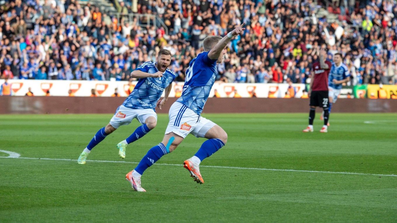 Futbalisti SK Sigma Olomouc oslavujú góll