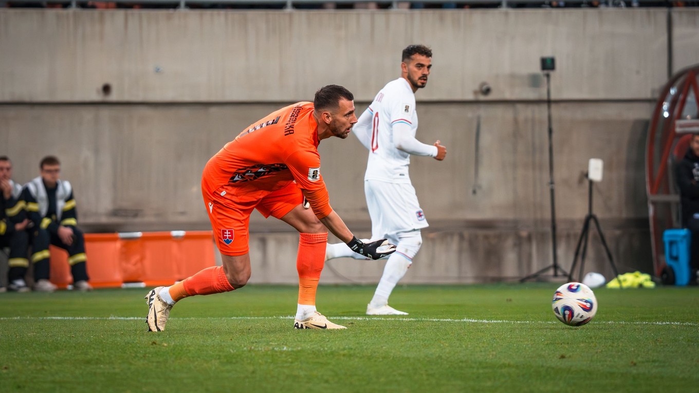 Martin Dúbravka počas zápasu Slovensko - Luxembursko.