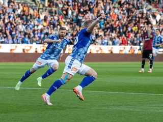 Futbalisti SK Sigma Olomouc oslavujú góll