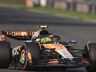 Lando Norris počas kvalifikácie na VC Mexika 2025.