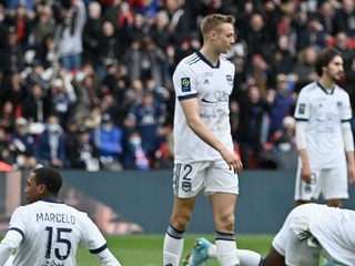 Futbalisti Bordeaux inkasujú gól v zápase proti PSG. 