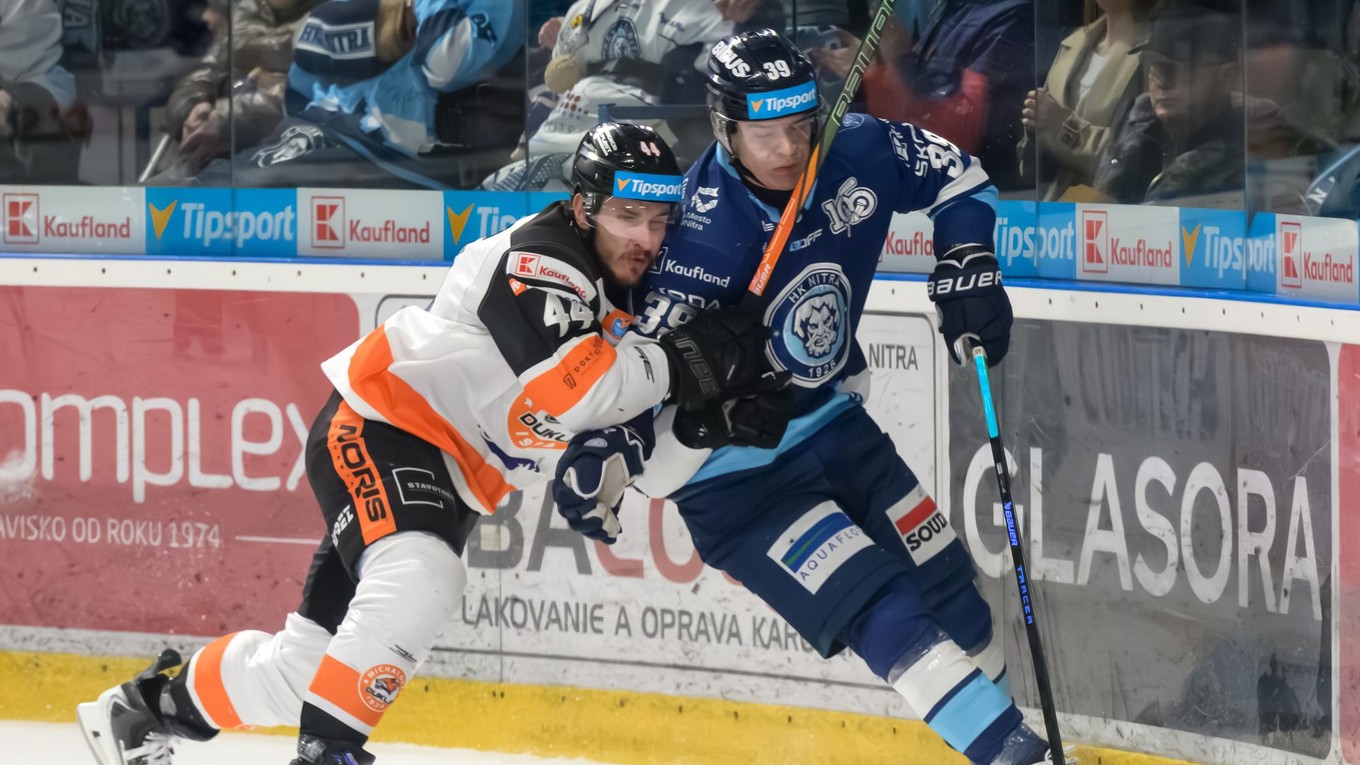 Zľava Jakub Meliško (Michalovce) a  Jakub Lacka (Nitra)