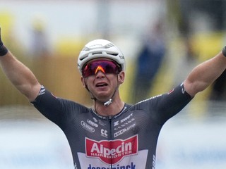 Kaden Groves sa teší z víťazstva v 20. etape Tour de France 2025.