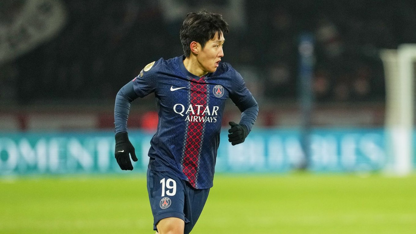 Lee Kang-in v drese PSG