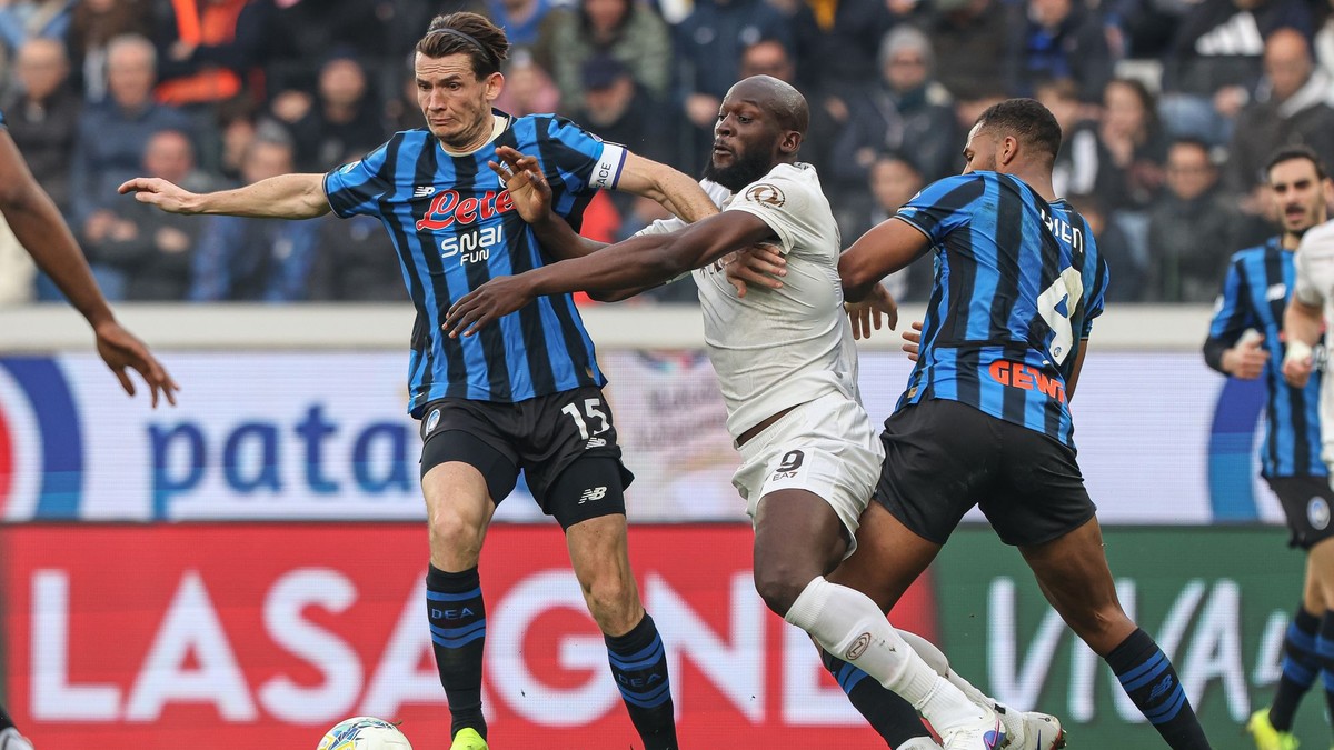 Momentka zo zápasu Atalanta - Neapol