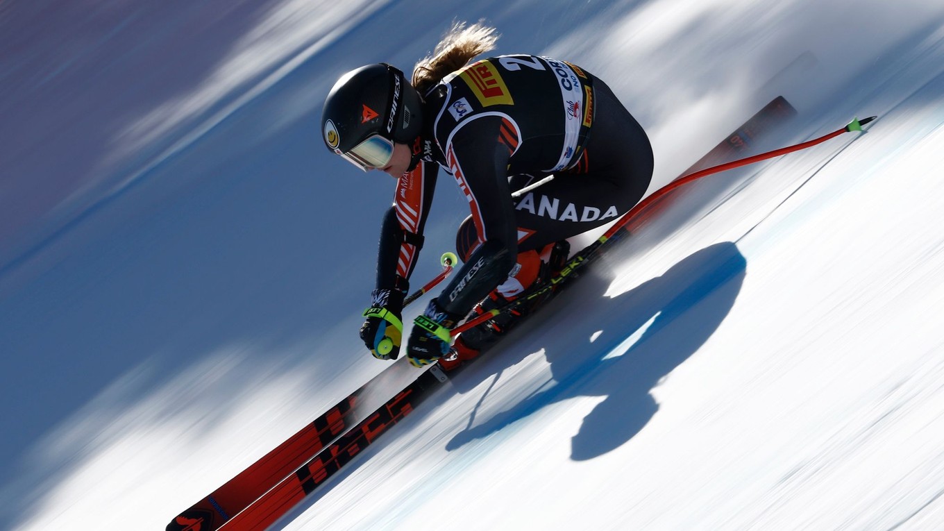 Kanadská lyžiarka Valérie Grenierová počas super-G v Cortine d'Ampezzo 2024.