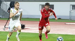 Lukáš Fabiš (vľavo) a Timotej Záhumenský v zápase MFK Dukla Banská Bystrica - FC Košice.