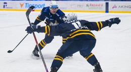 Vpravo Danick Martel (Spišská Nová Ves) sa teší z gólu