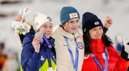 Anna Odine Strömová, Nika Prevcová a Nozomi Maruyamová. 