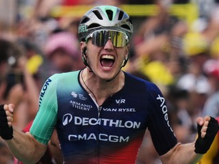 Holandský cyklista Olav Kooij sa teší z víťazstva v 5. etape Tour de France 2026.