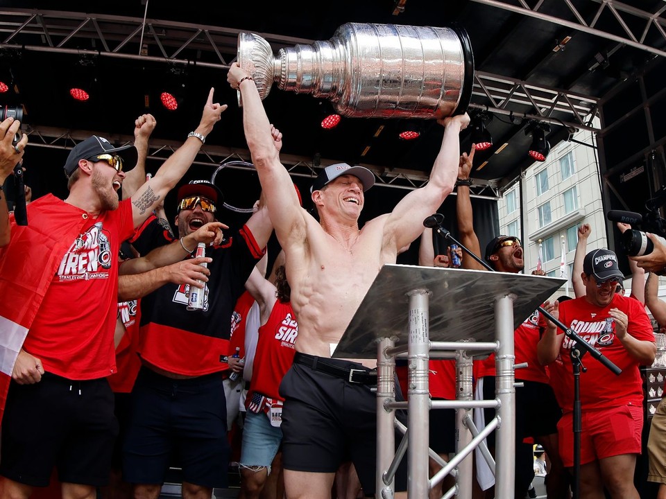 Carolina Hurricanes oslavuje zisk Stanley Cupu