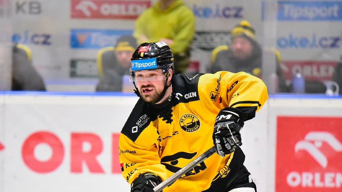 Maxim Čajkovič v drese Litvínova.