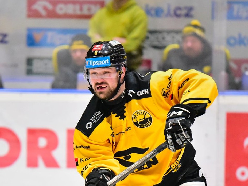 Maxim Čajkovič v drese Litvínova.