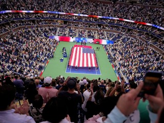 Momentka pred finále ženskej dvojhry na US Open 2024.