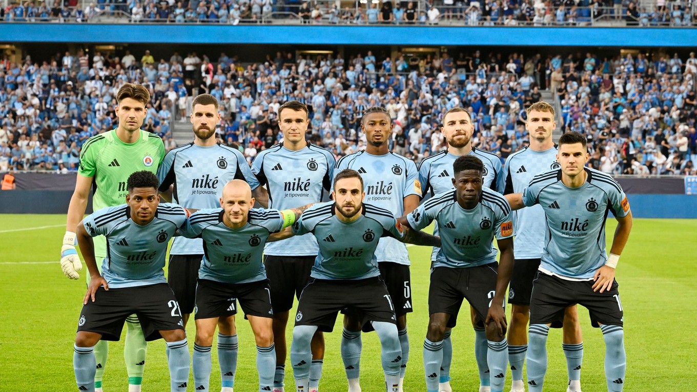 Zostava Slovana pred začiatkom stretnutia 2. predkola LM ŠK Slovan Bratislava - HŠK Zrinjski Mostar.