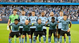 Zostava Slovana pred začiatkom stretnutia 2. predkola LM ŠK Slovan Bratislava - HŠK Zrinjski Mostar.