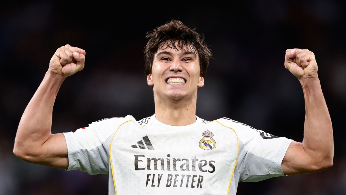 Gonzalo Garcia oslavuje hetrik proti Betisu.