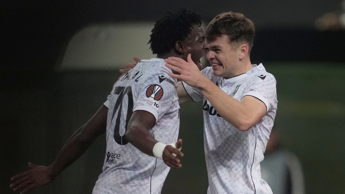 Radosť hráčov Plzne z gólu proti Panathinaikosu.