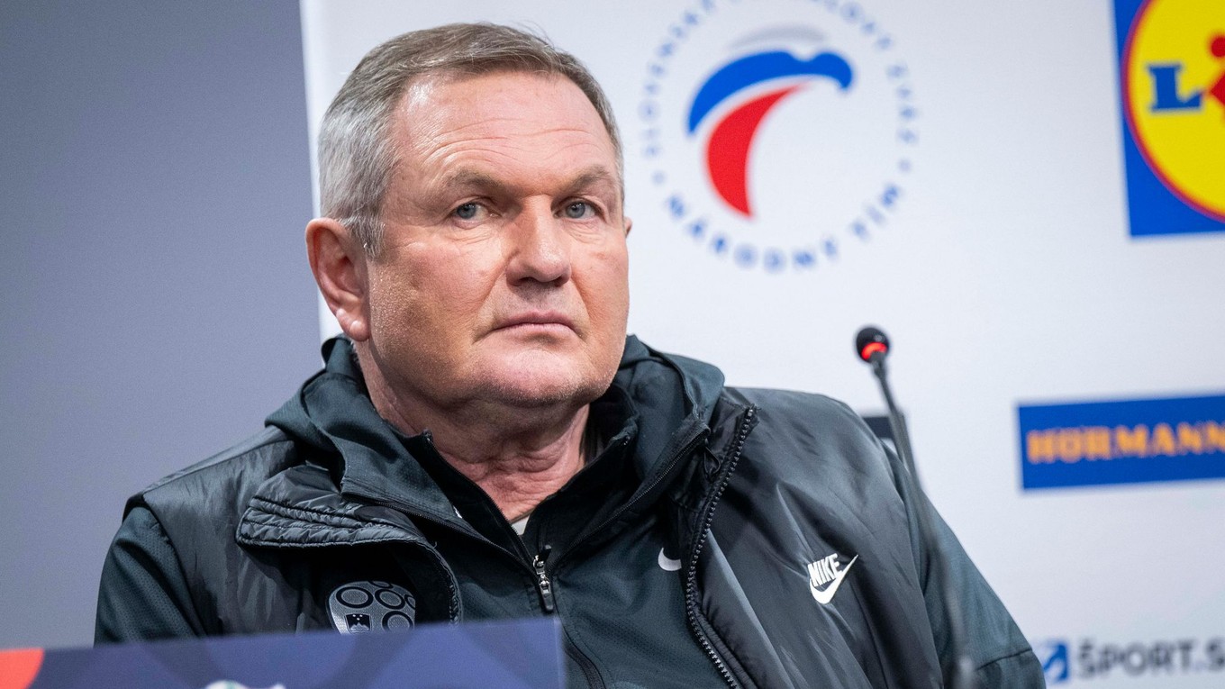 Na archívnej snímke Matjaž Kek počas tlačovej konferencie.