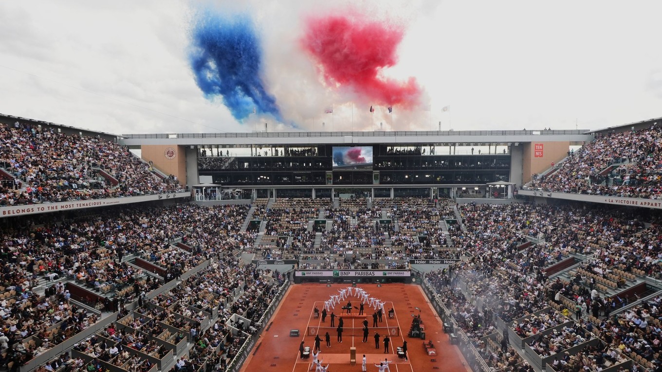 Ceremoniál pred finále mužov na Roland Garros 2025.