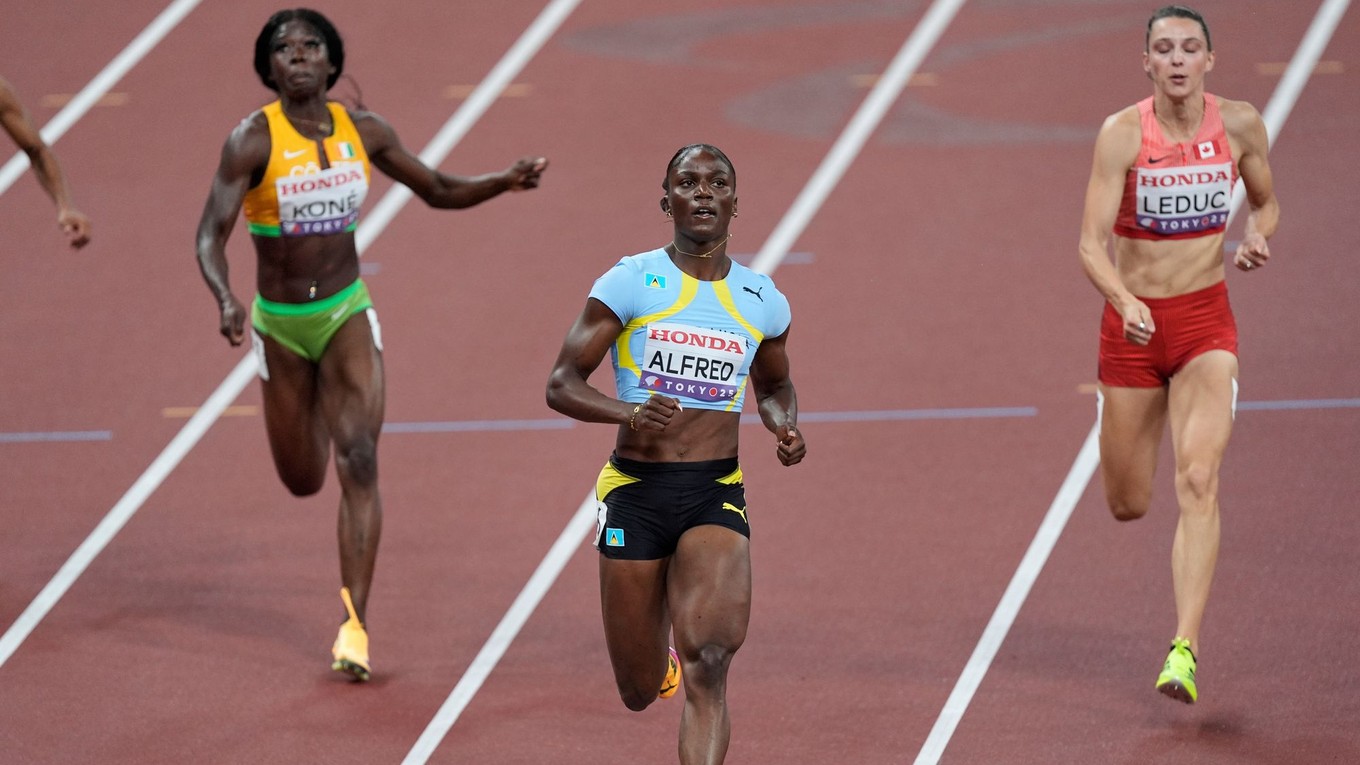 Julien Alfredová počas stovky žien na MS v Tokiu 2025.