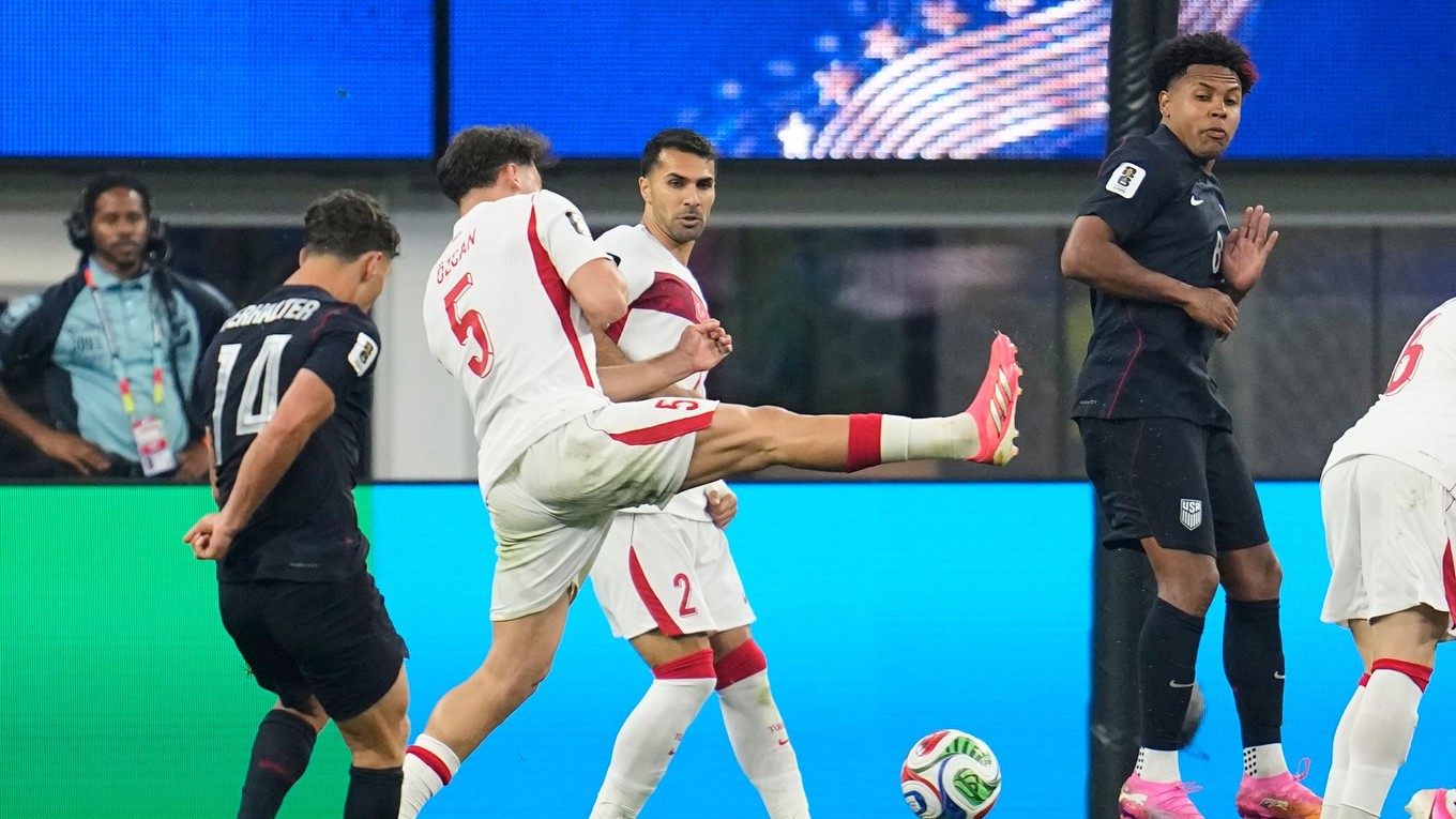 Fotka zo zápasu Turecko - USA na MS vo futbale 2026.