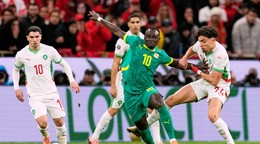 Sadio Mane a Neil Yoni El Aynaoui.