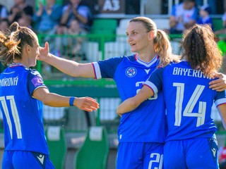 Na snímke radosť futbalistiek Slovenska z gólu.