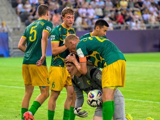 Hráči FC Neman Grodno sa tešia z chytenej strely. 