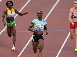 Julien Alfredová počas stovky žien na MS v Tokiu 2025.