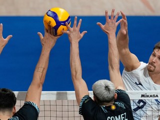Momentka zo zápasu Fínsko - Argentína na MS vo volejbale 2025.