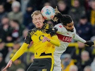 Maximilian v zápase proti Stuttgartu.