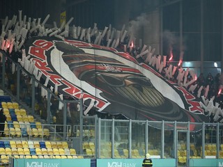 Fanúšikovia Trnavy počas zápasu 17. kola futbalovej Niké ligy medzi FC DAC 1904 Dunajská Streda - FC Spartak Trnava.
