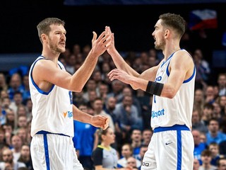 Tomáš Satoranský počas kvalifikačného zápasu Česko - Estónsko.