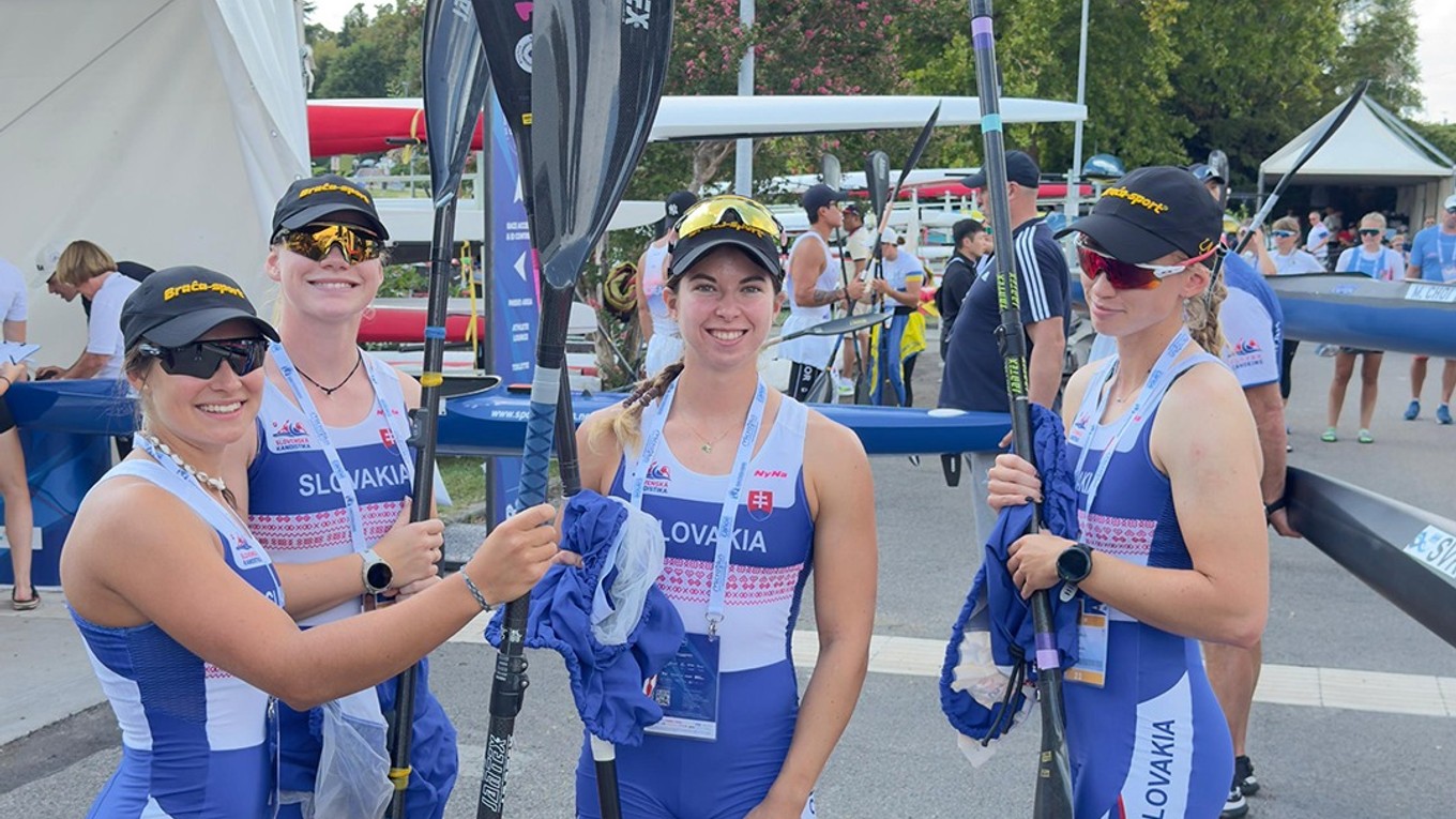 Slovenský štvorkajak v zložení Réka Bugárová, Sofia Bergendiová, Hana Gavorová a Bianka Sidová.